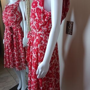 JH Collectibles Red and White Floral Sleeveless Midi Dress
